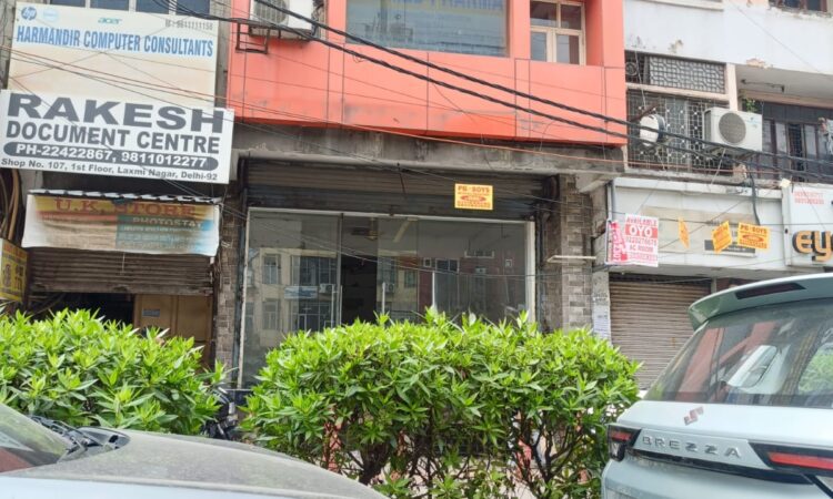 Commercial shows for rent in Laxmi Nagar