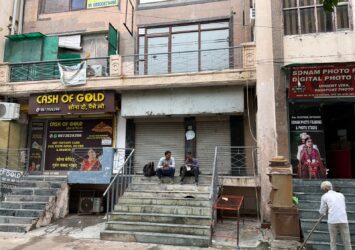 Noida sector 18 available for rent