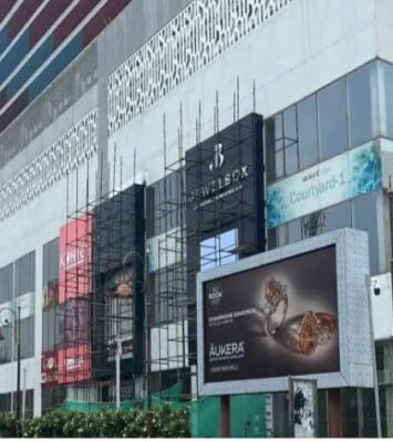Noida 18 shop for rent