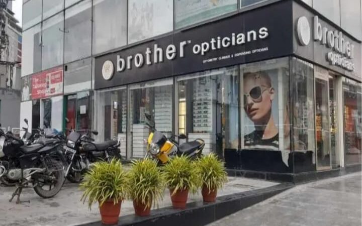 noida 18 shop for rent