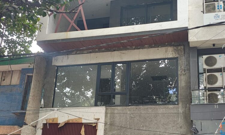 Space for rent in bali nagar Delhi