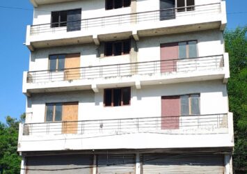 Commercial shop fo rent in Delhi, New friends colony