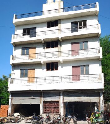 Commercial shop fo rent in Delhi, New friends colony