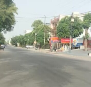 Commercial shop for rent in Delhi