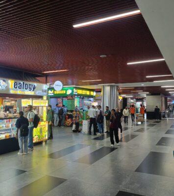 Kiosk for rent in Kashmiri gate metro station