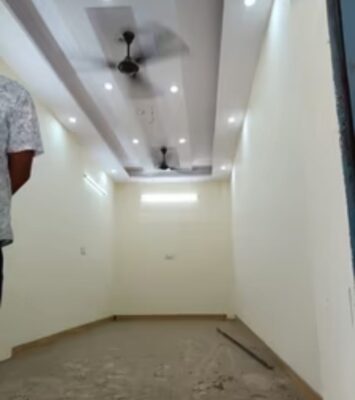 Shop for rent in Laxmi Nagar Delhi