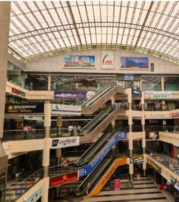 Space for rent in DLF phase 1